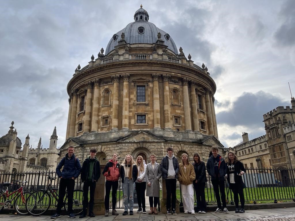 Year 11 & 12 aim high with visit to University of Oxford