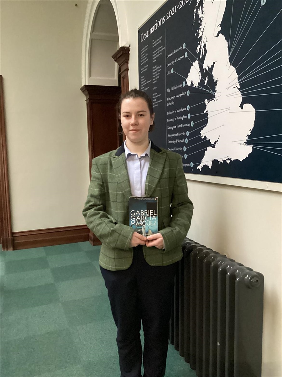 Year 12 Phoebe pens a riveting Spanish book review